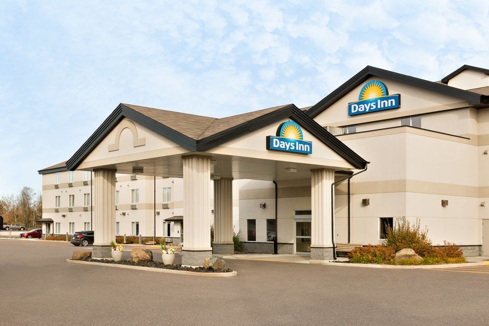 Days Inn by Wyndham Thunder Bay North image 1